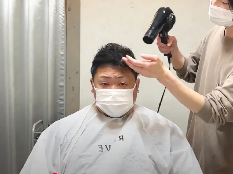 收斂兩側讓M型不明顯